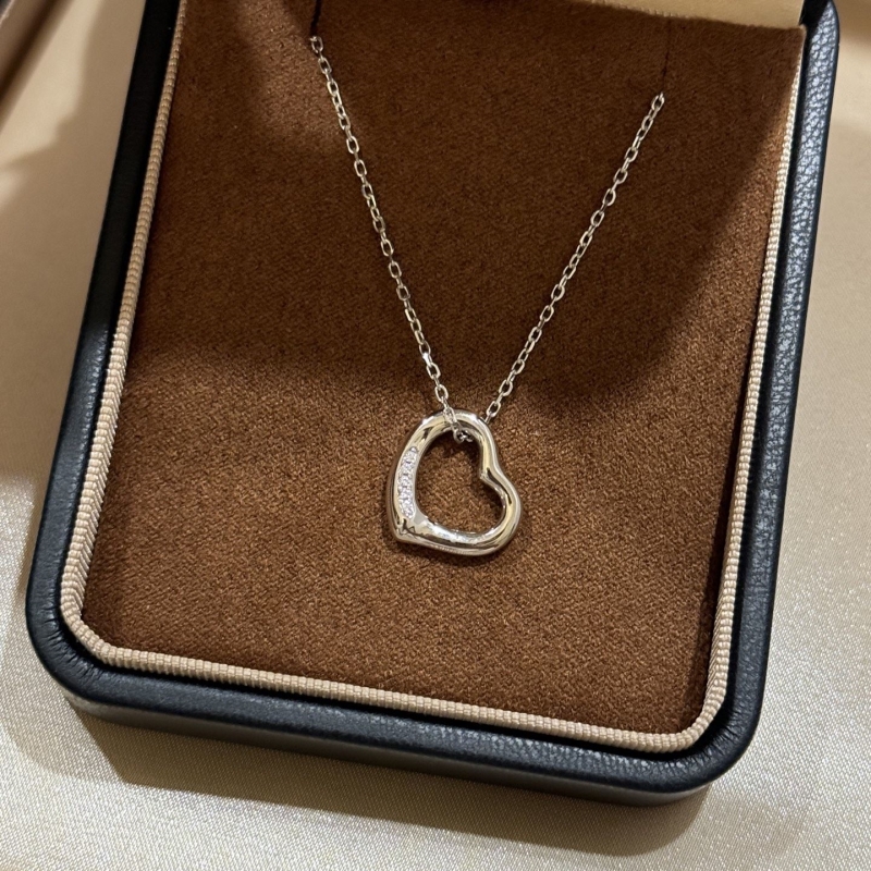T*f*ny necklaces
